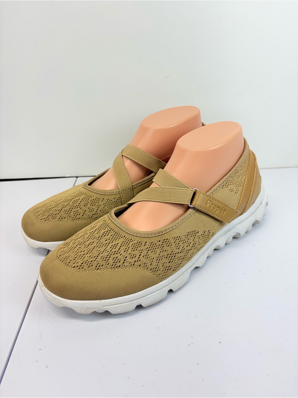 Propet TravelActiv Womens 10N Honey Beige Mesh Mary Jane Walking Shoes